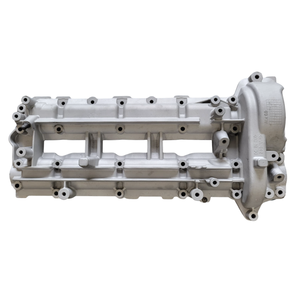 Used Left Side Valve Cover for Diesel Engine OM642