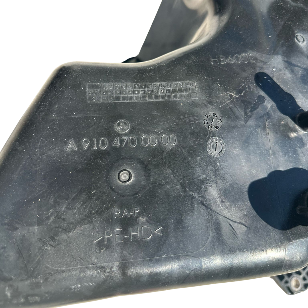 Used Genuine AdBlue DEF Tank Container with Sensor 9104700000 for Sprinter 2019+