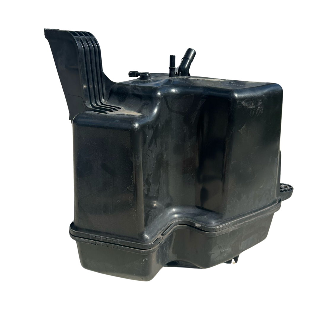 Used Genuine AdBlue DEF Tank Container with Sensor 9104700000 for Sprinter 2019+
