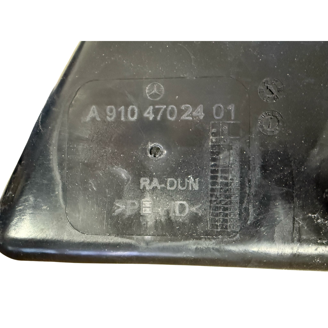 Used Genuine AdBlue DEF Tank Container with Sensor 9104702401 for Sprinter 2019+