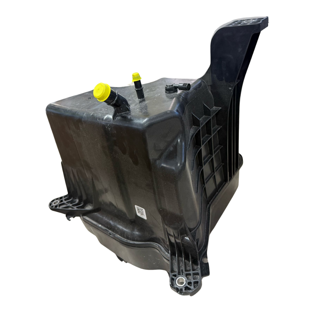 Used Genuine AdBlue DEF Tank Container with Sensor 9104702401 for Sprinter 2019+