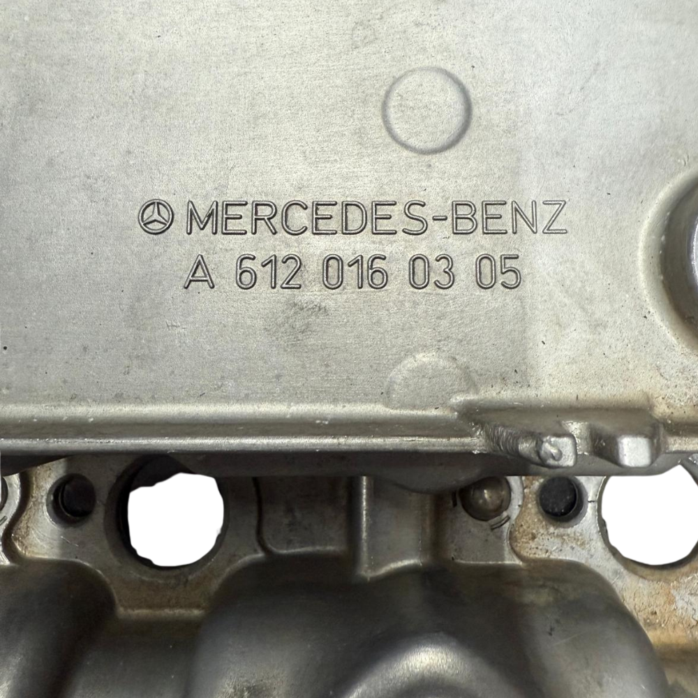 Used Original Valve Cover for Dodge Mercedes Sprinter 2002-2003 Engine OM612
